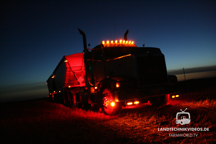 Grain Truck Canada_02.jpg
